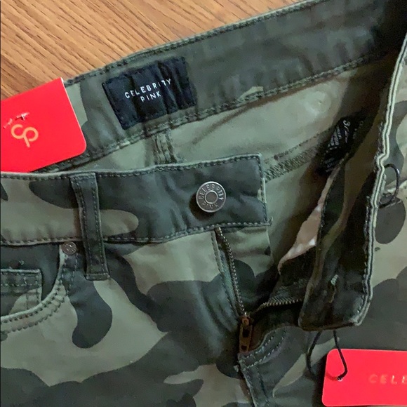 Celebrity Pink Stretch Camo Shorts - Picture 3 of 5